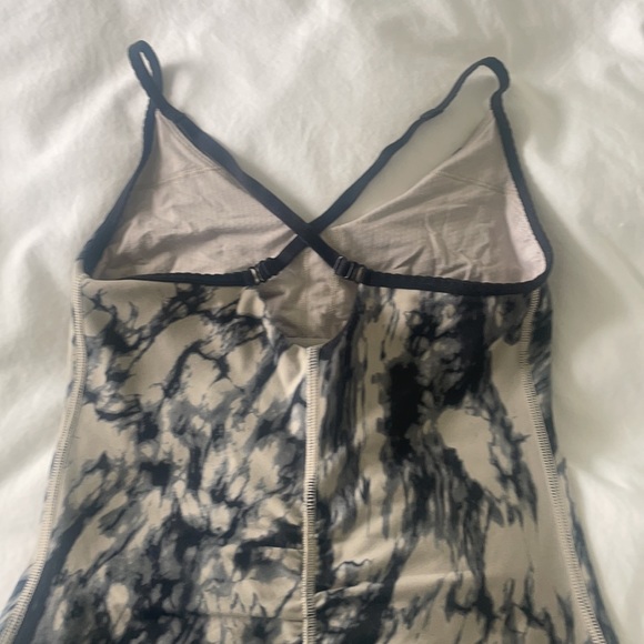 Lululemon Open Your Heart Tank size 4 - Picture 2 of 5